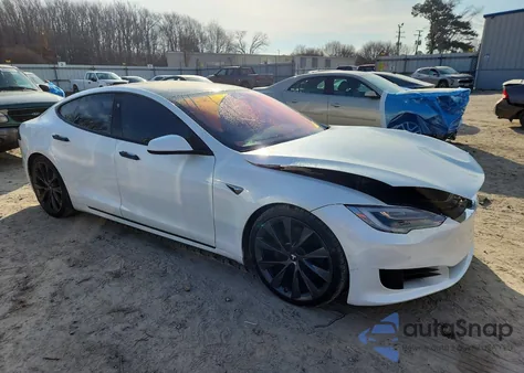 2019 Tesla Model S from USA, damaged, VIN 5YJSA1E2XKF335096